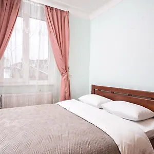  Апартаменты Ukrainian House на площі ринок